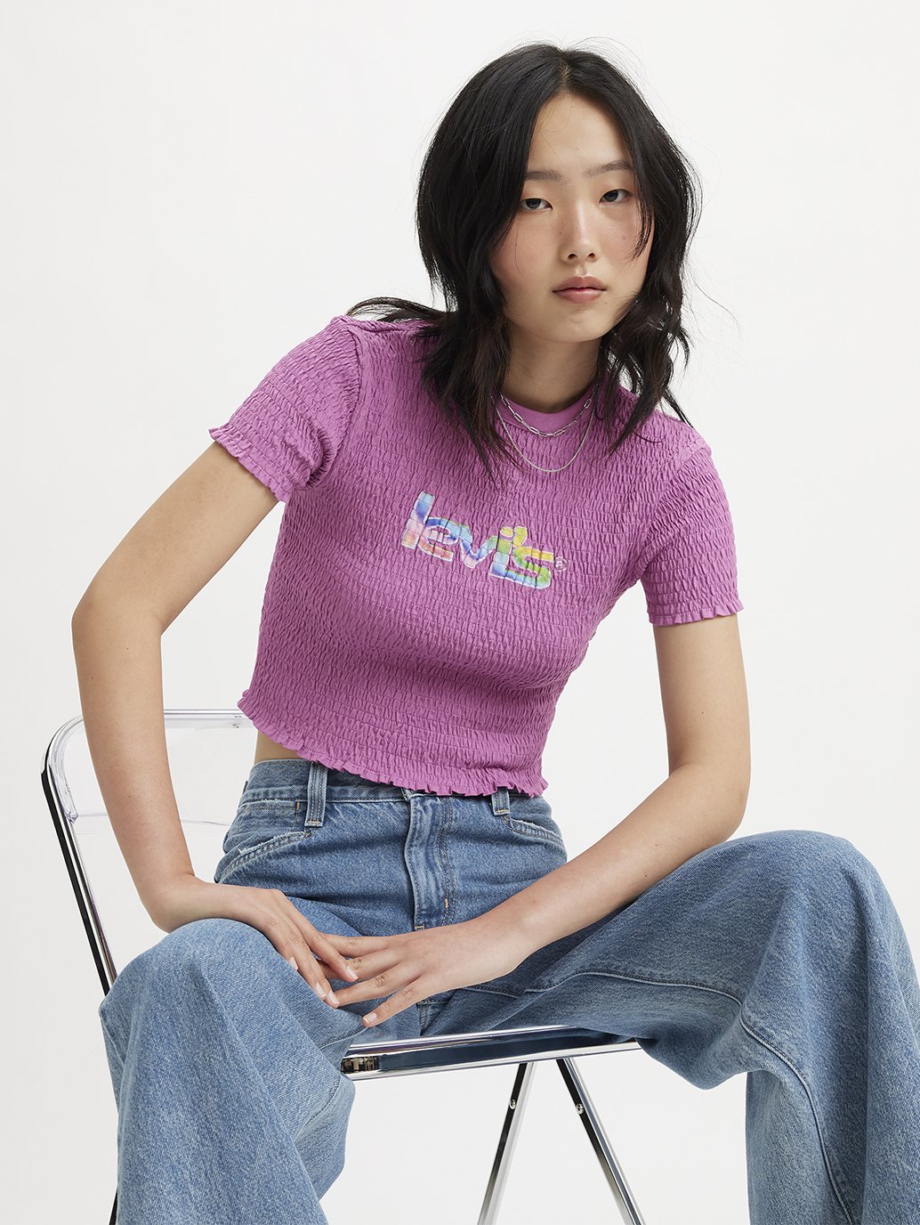 購買Levi's® 女士身短版T恤| Levi's® 香港官方網上商店