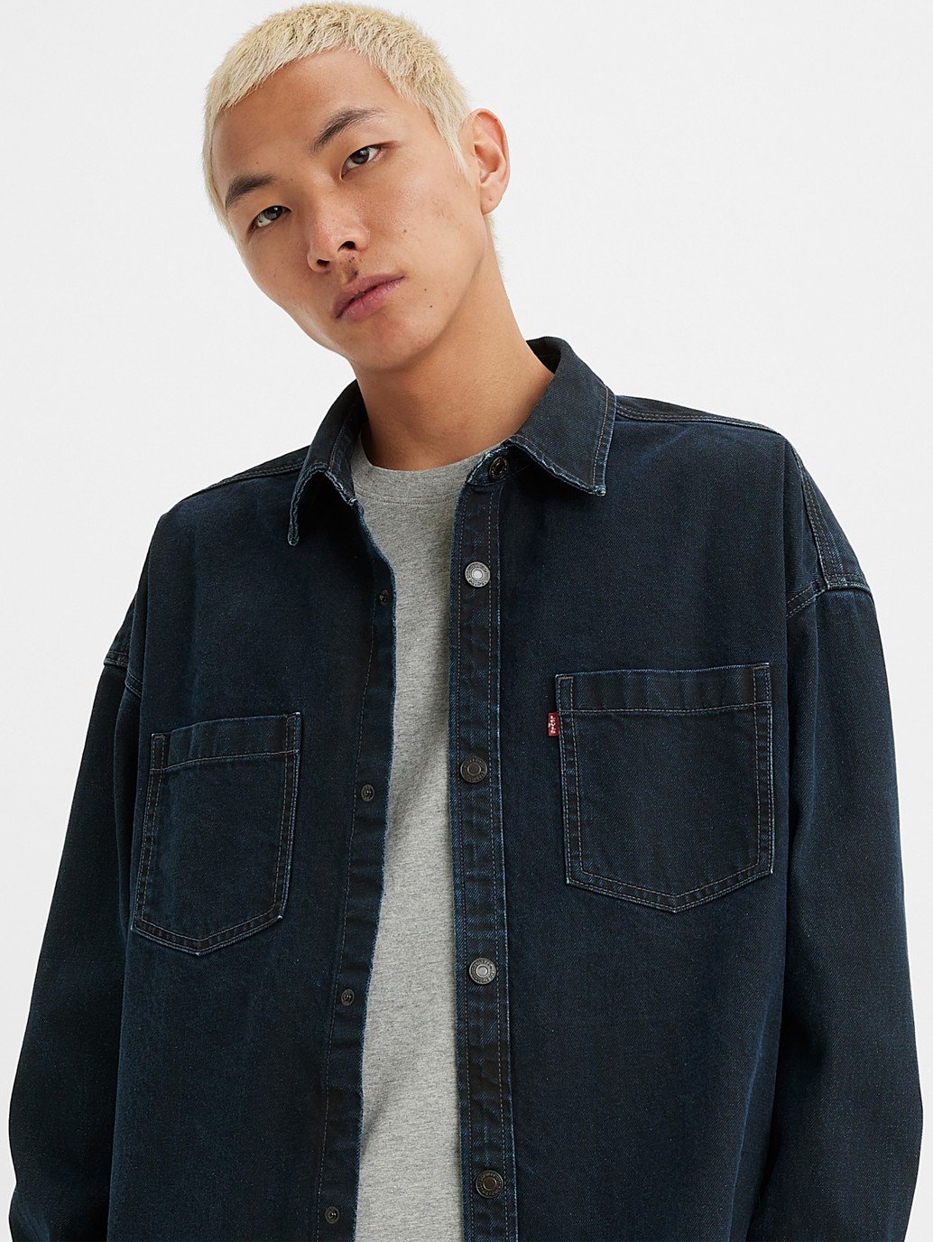 購買Levi's® WellThread™永續時裝系列牛仔恤衫| 男裝| Levi's® 香港